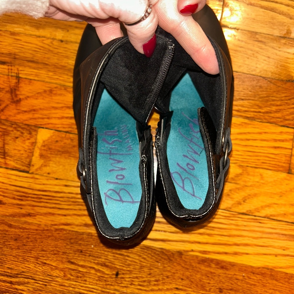 NWOT Blowfish Ankle Wedge Booties - Picture 9 of 16